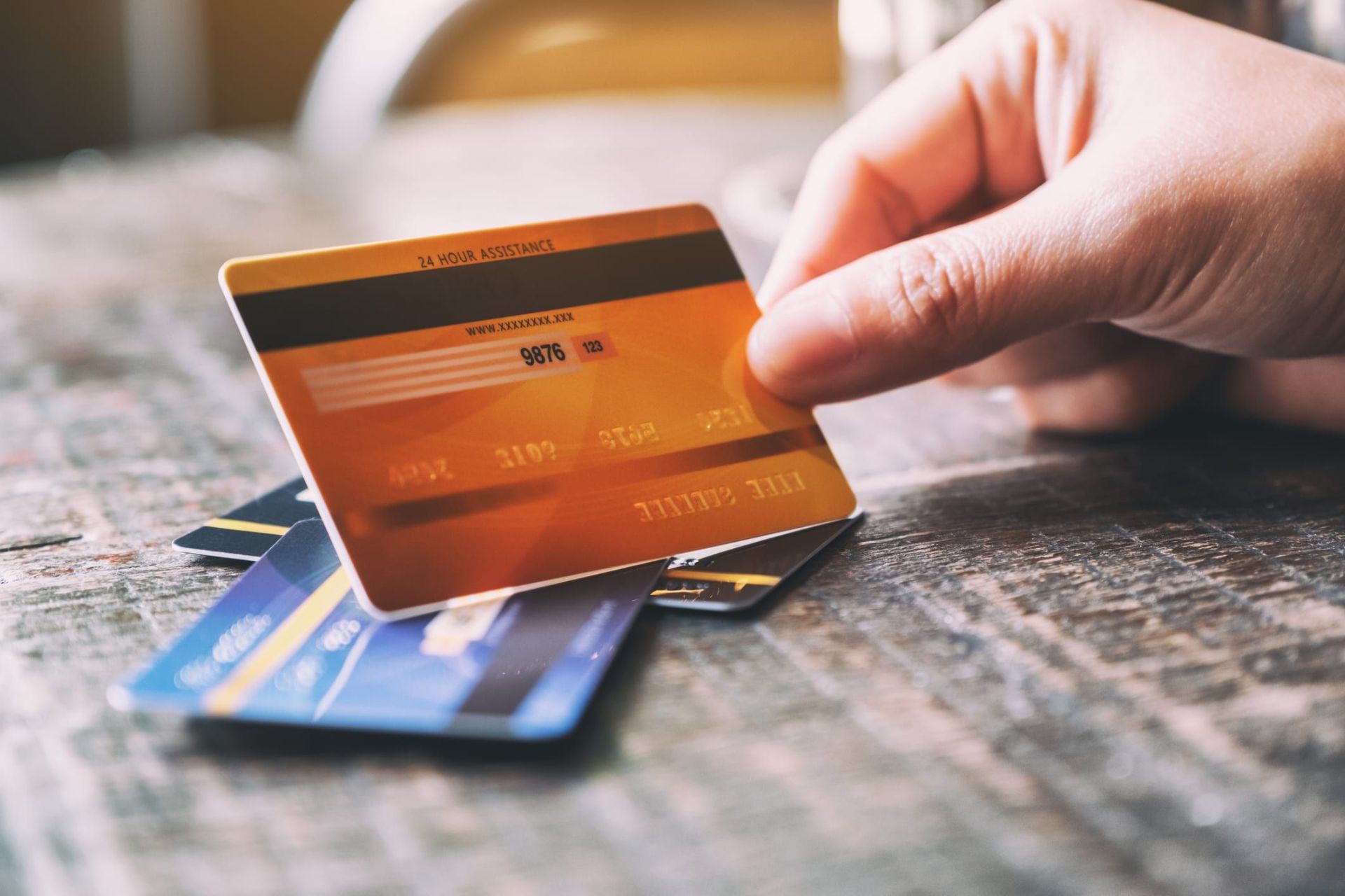 5 Tips to Avoid Credit Card Debt During the Holidays